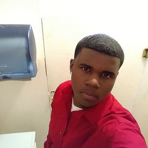 Meet your Posher, Devonte